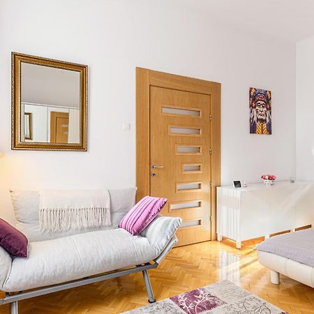 Brasov Centrul Vechi - 67Sqm - 2Min To Counsel Square Apartment Bagian luar foto