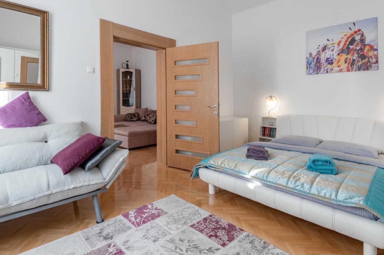 Brasov Centrul Vechi - 67Sqm - 2Min To Counsel Square Apartment Bagian luar foto