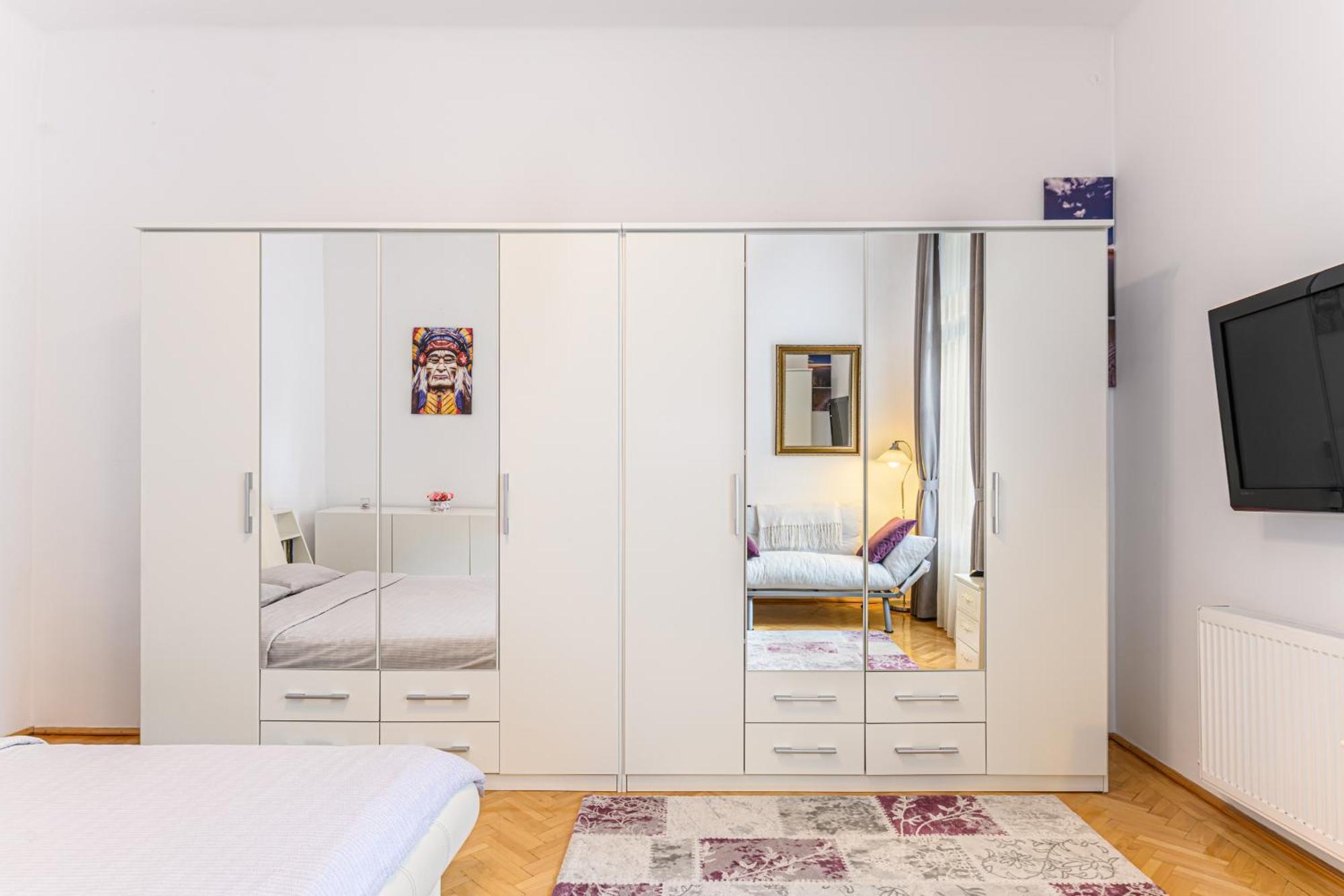 Brasov Centrul Vechi - 67Sqm - 2Min To Counsel Square Apartment Bagian luar foto