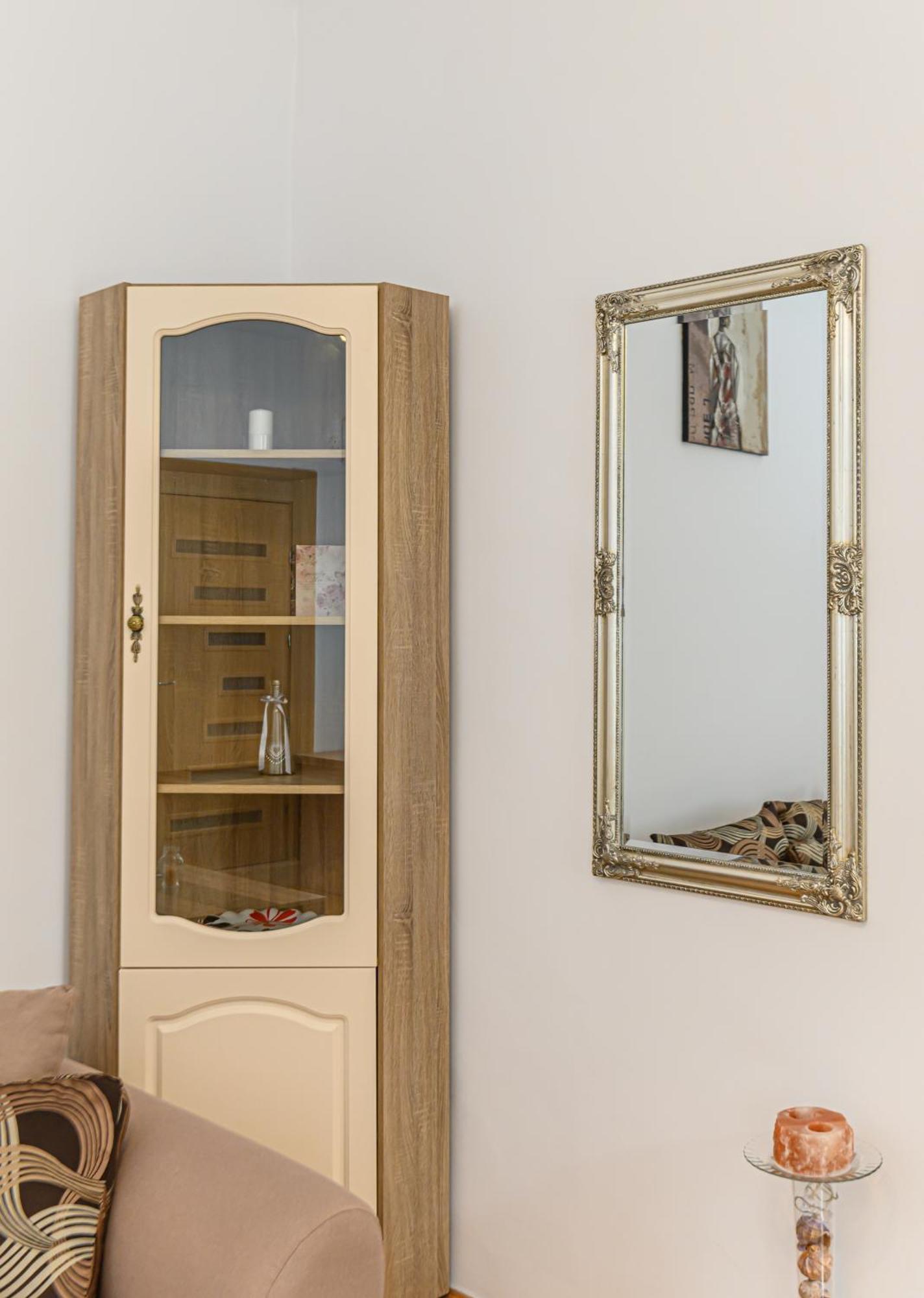 Brasov Centrul Vechi - 67Sqm - 2Min To Counsel Square Apartment Bagian luar foto