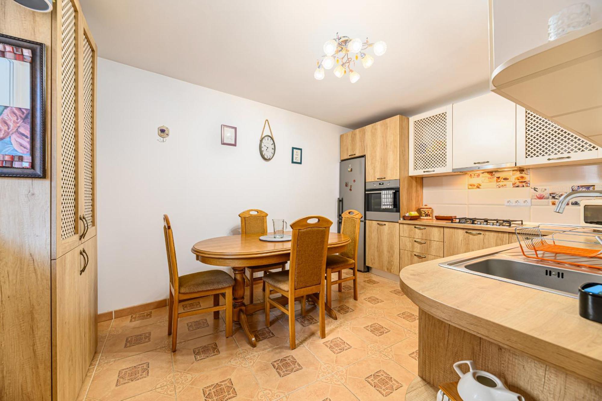 Brasov Centrul Vechi - 67Sqm - 2Min To Counsel Square Apartment Bagian luar foto