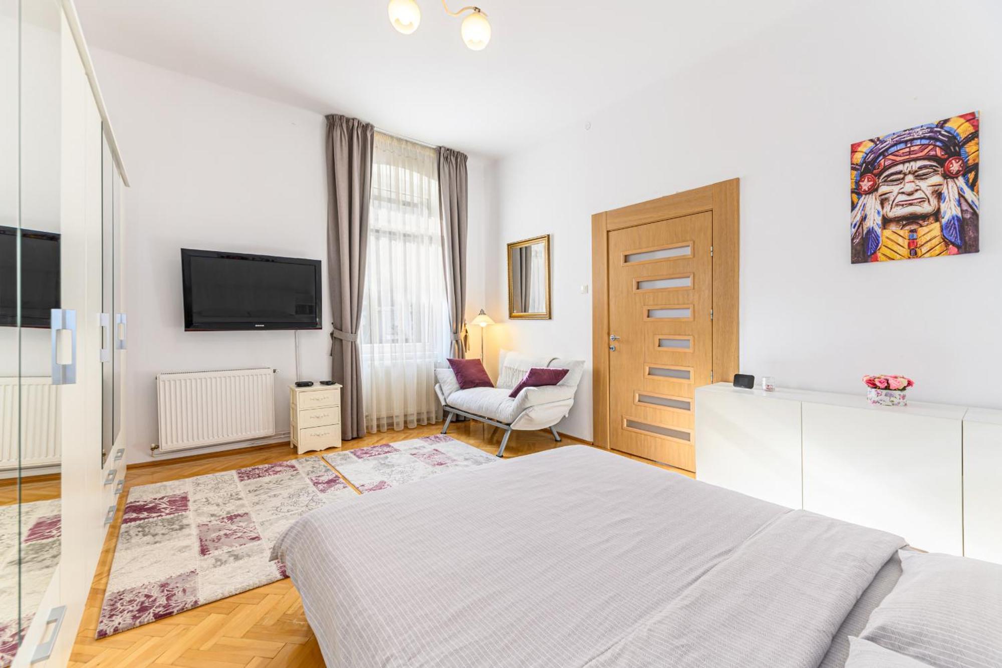 Brasov Centrul Vechi - 67Sqm - 2Min To Counsel Square Apartment Bagian luar foto
