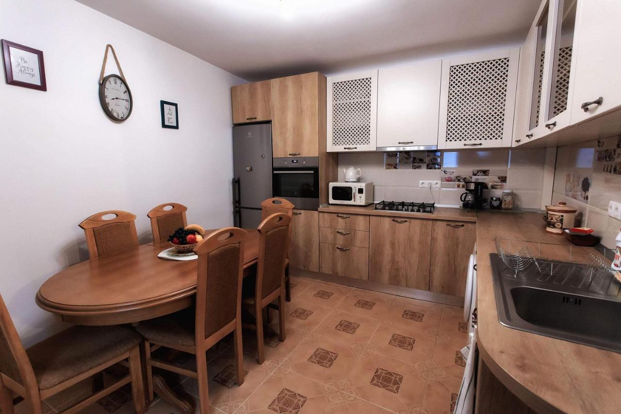 Brasov Centrul Vechi - 67Sqm - 2Min To Counsel Square Apartment Bagian luar foto