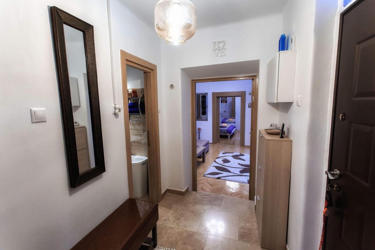Brasov Centrul Vechi - 67Sqm - 2Min To Counsel Square Apartment Bagian luar foto