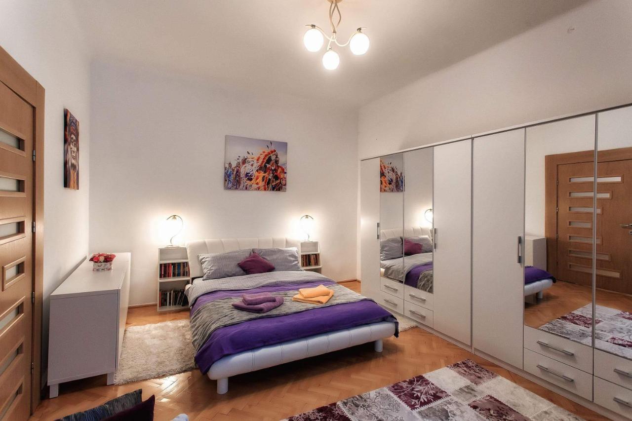 Brasov Centrul Vechi - 67Sqm - 2Min To Counsel Square Apartment Bagian luar foto