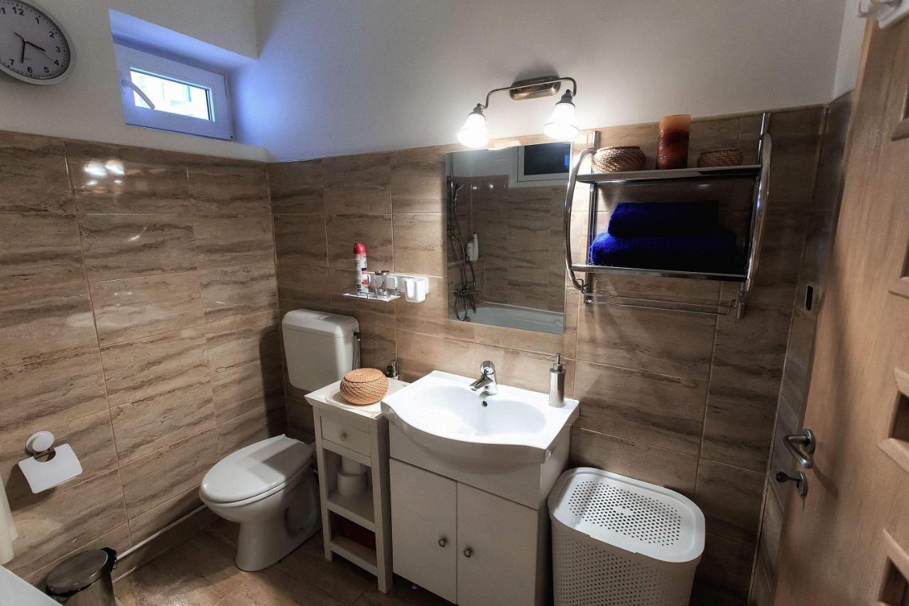Brasov Centrul Vechi - 67Sqm - 2Min To Counsel Square Apartment Bagian luar foto