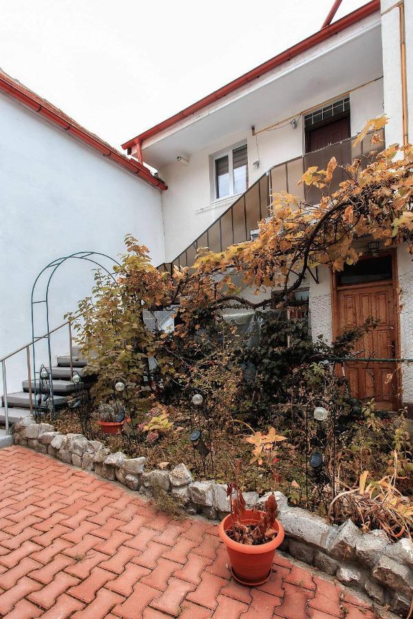 Brasov Centrul Vechi - 67Sqm - 2Min To Counsel Square Apartment Bagian luar foto